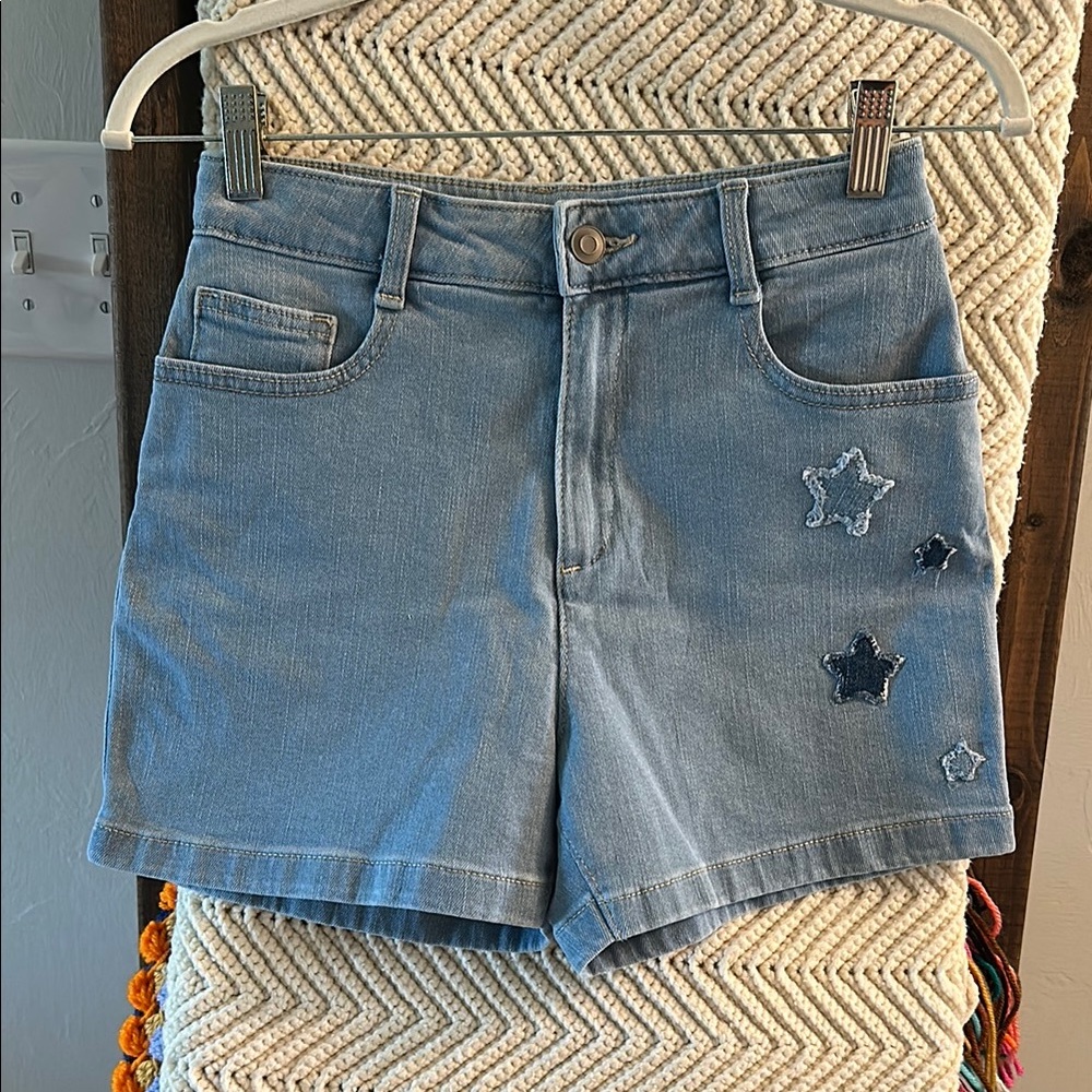 Girl’s 13/4 Denim Star-Embellished Shorts EUC